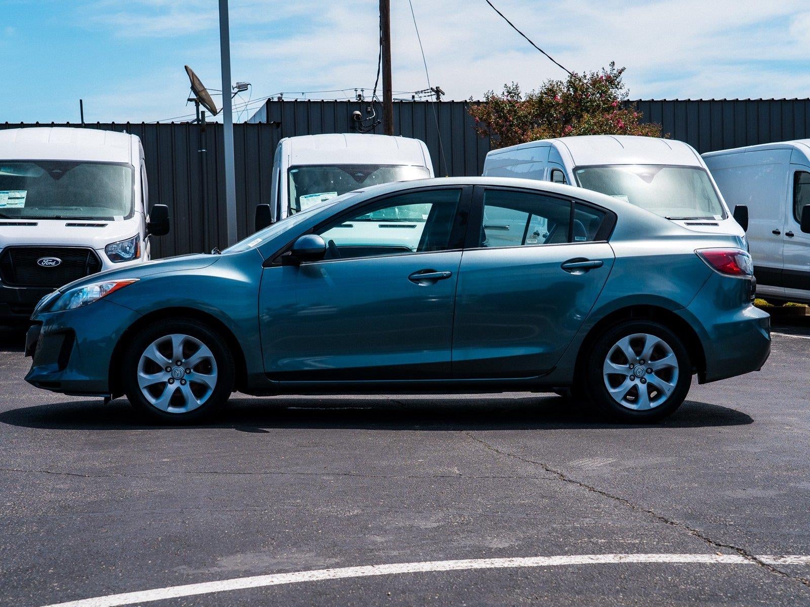 2013 Mazda Mazda3 i Sport