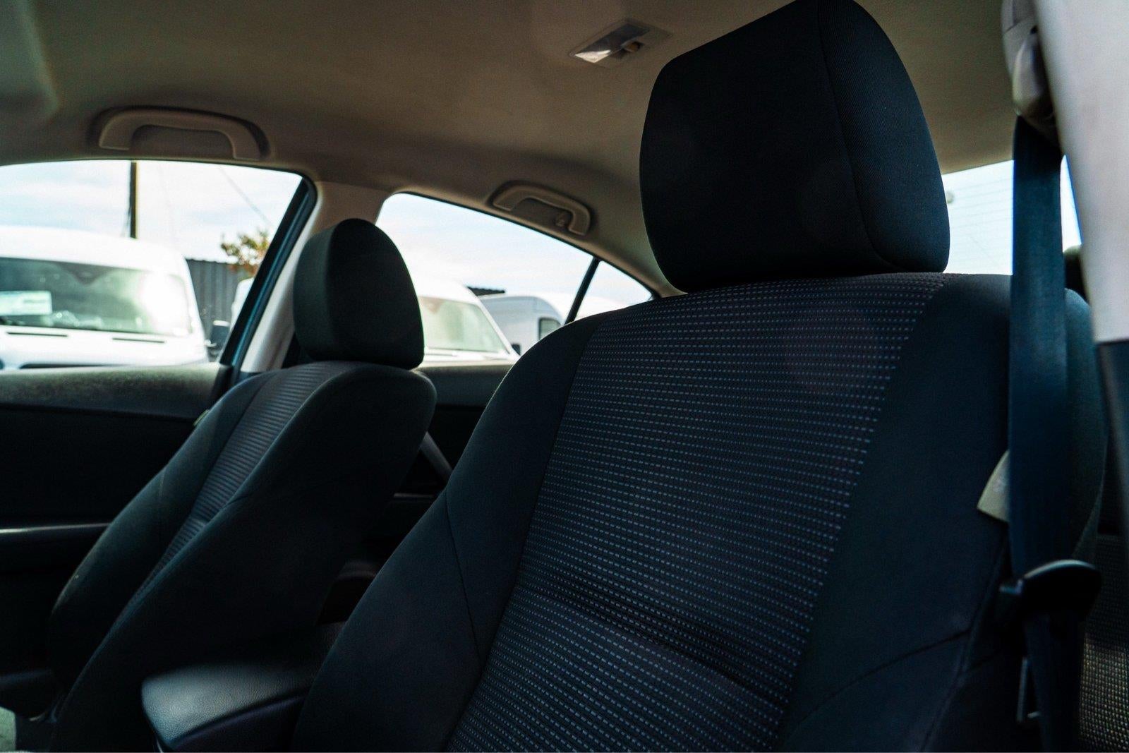 2013 Mazda Mazda3 i Sport
