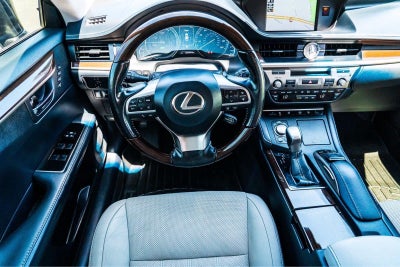 2017 Lexus Es ES 300h