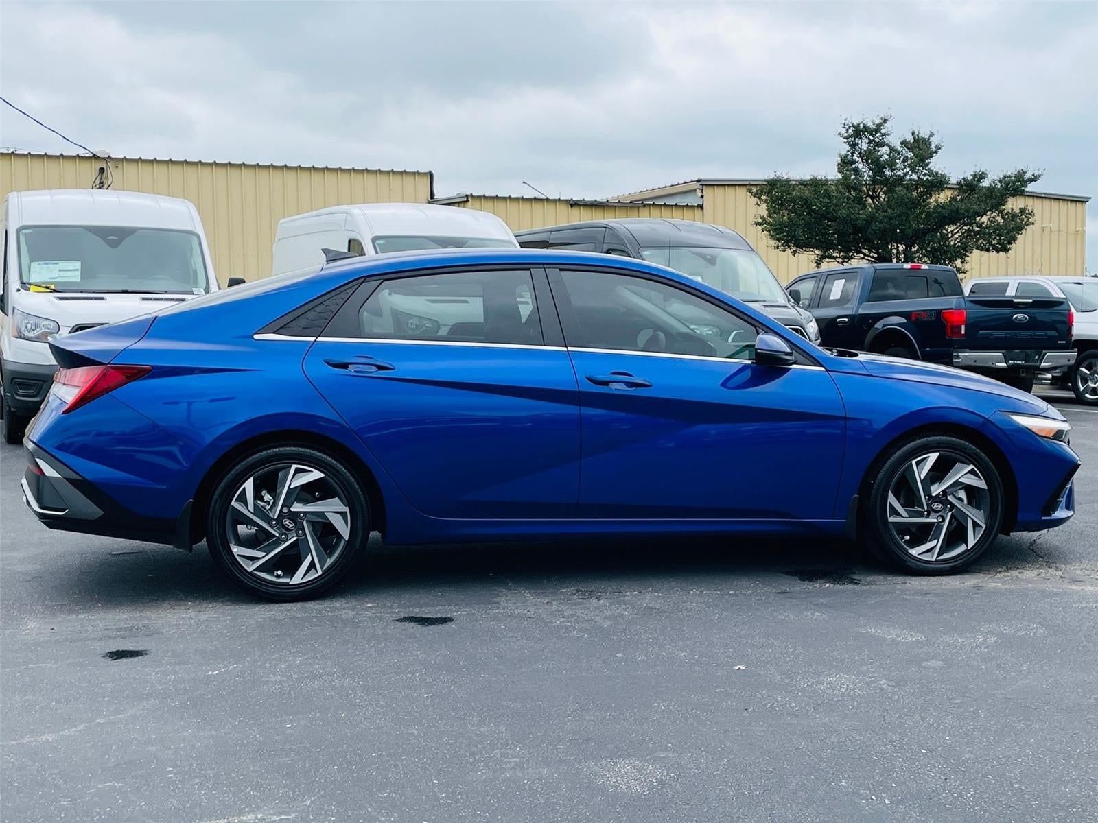 2025 Hyundai Elantra Limited