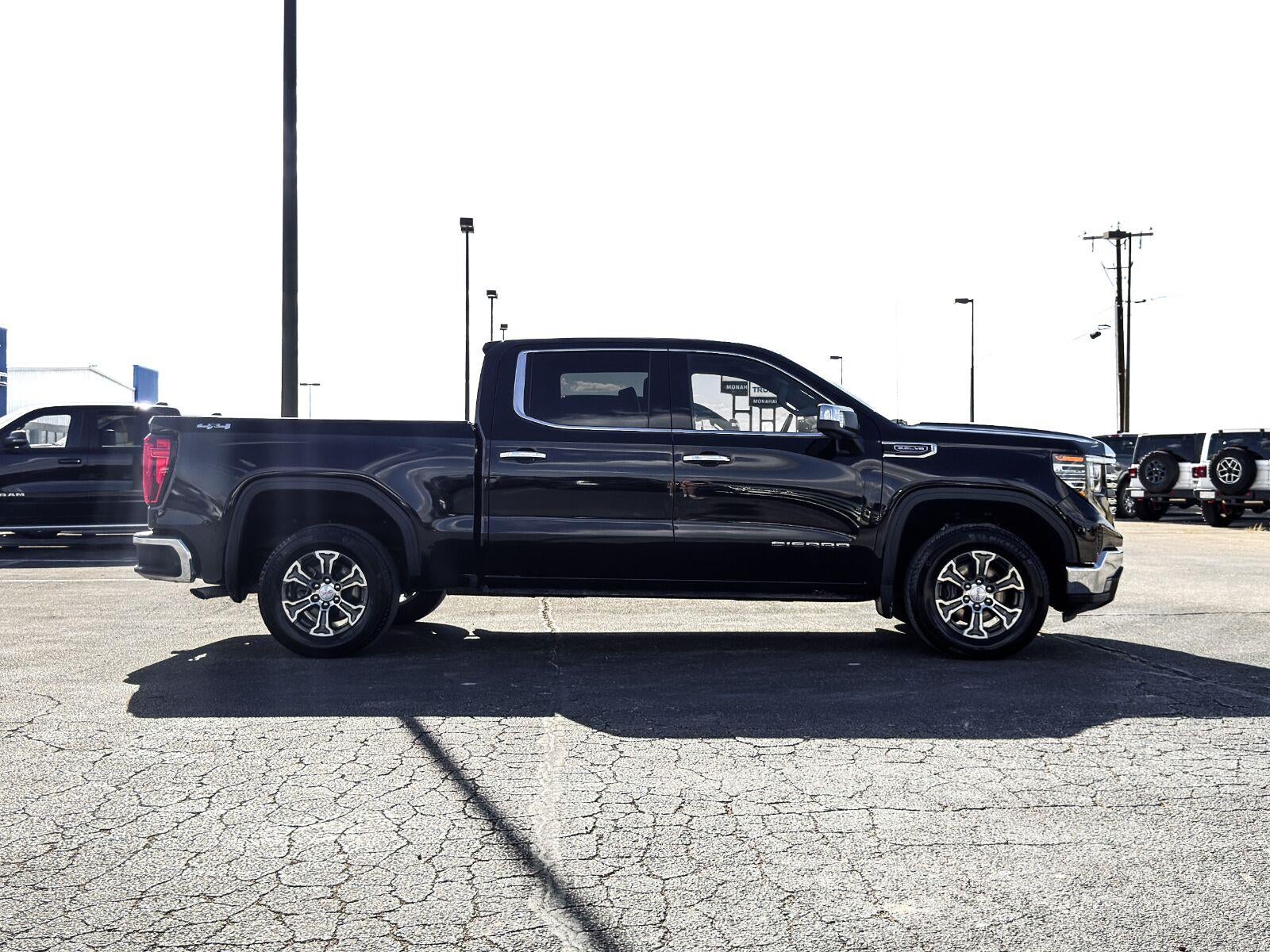 2025 GMC Sierra 1500 SLT