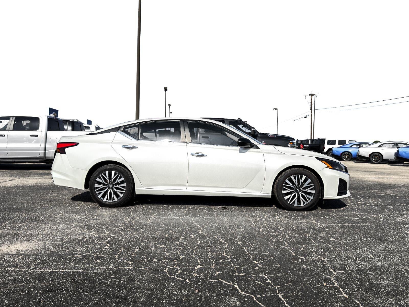 2024 Nissan Altima SV FWD