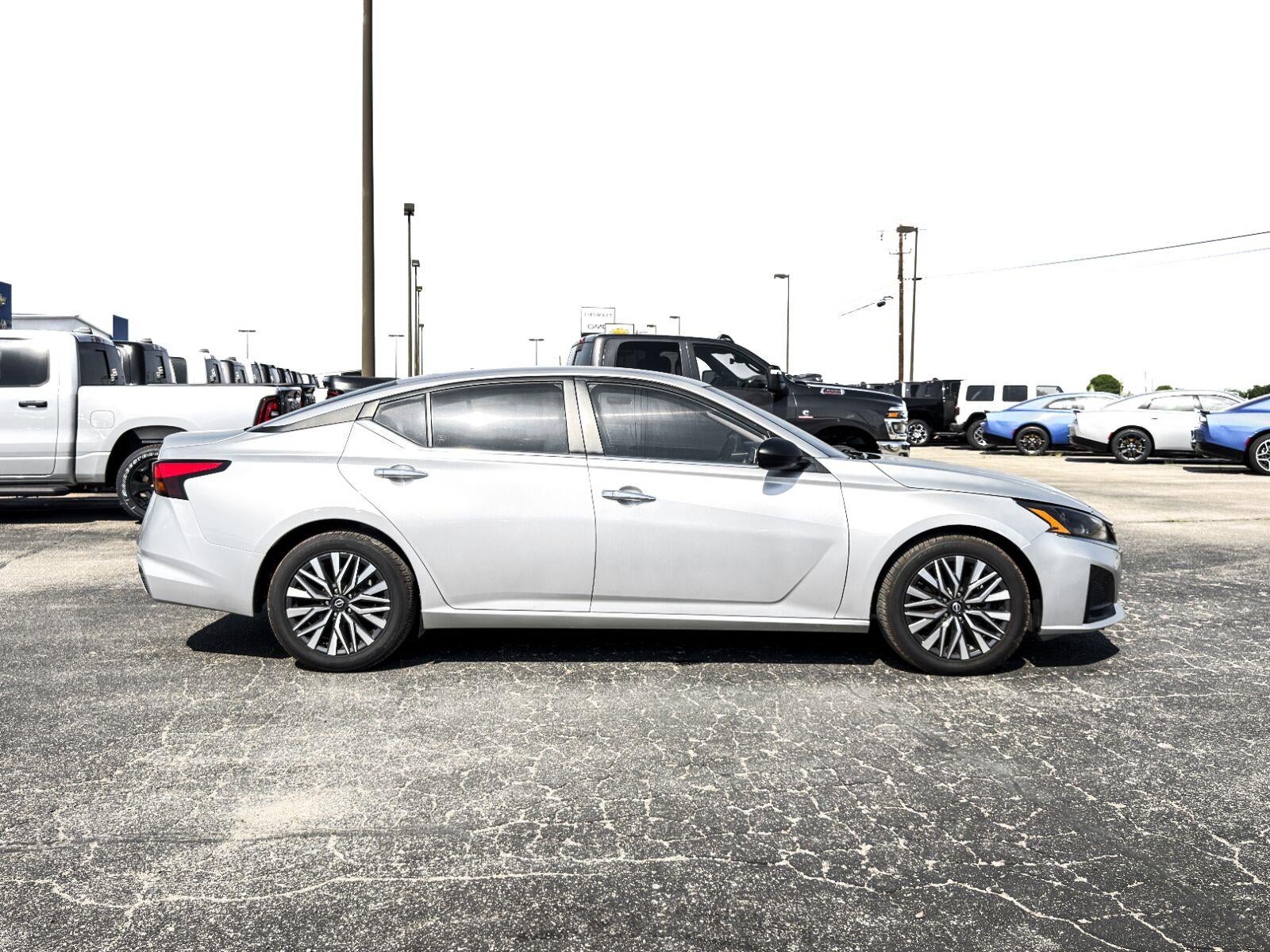 2024 Nissan Altima SV FWD