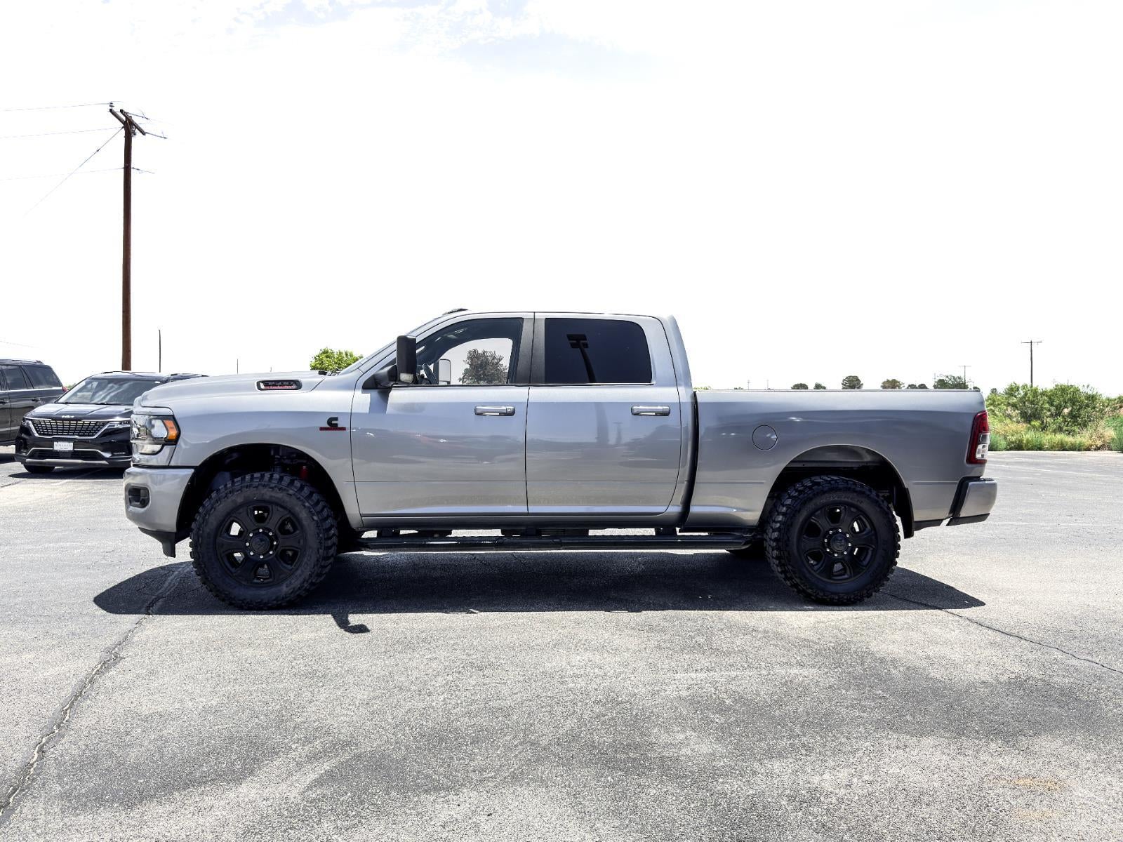 2022 RAM 3500 Big Horn Crew Cab 4x2 6'4" Box