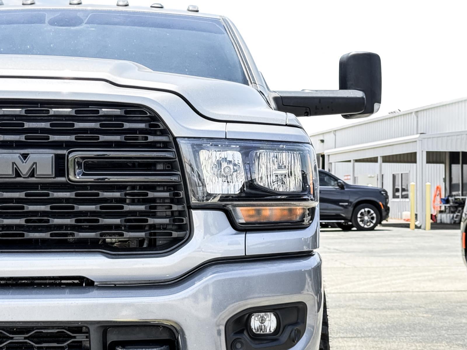 2022 RAM 3500 Big Horn Crew Cab 4x2 6'4" Box