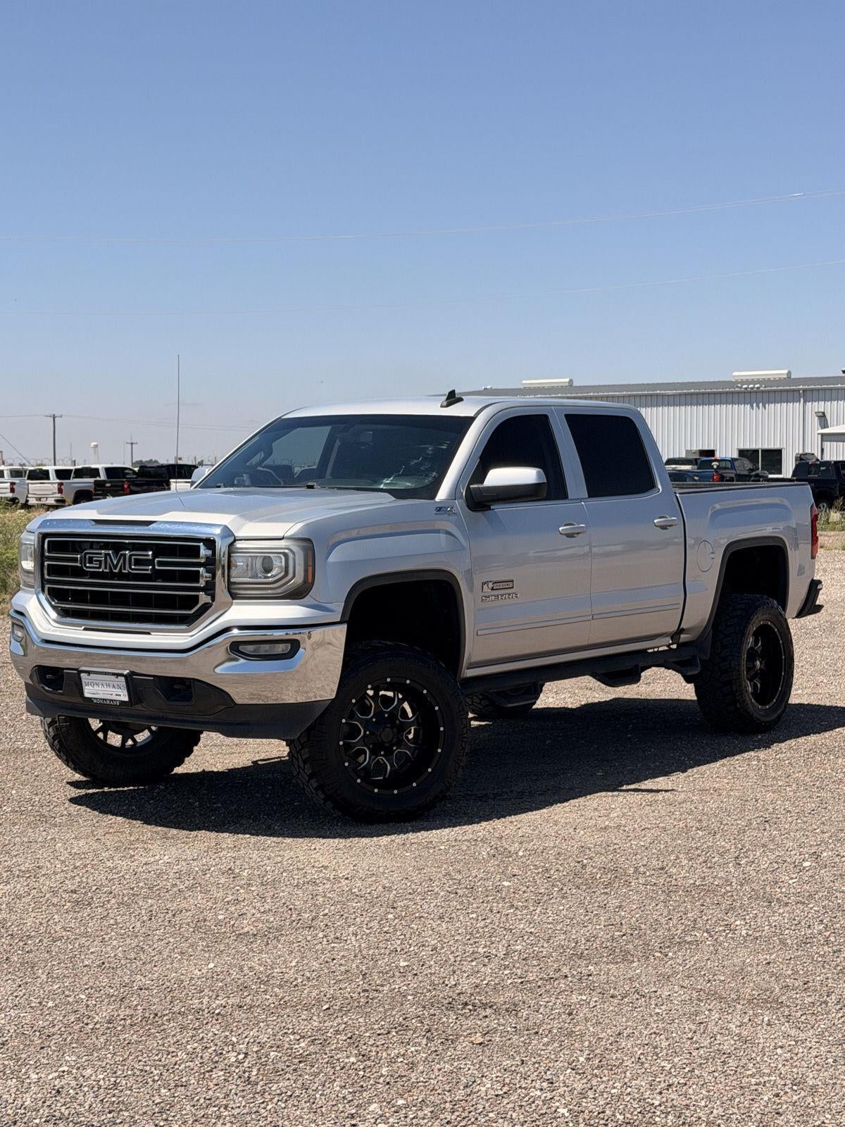 2017 GMC Sierra SLE 4x4 Crew Cab Standard Box's photo